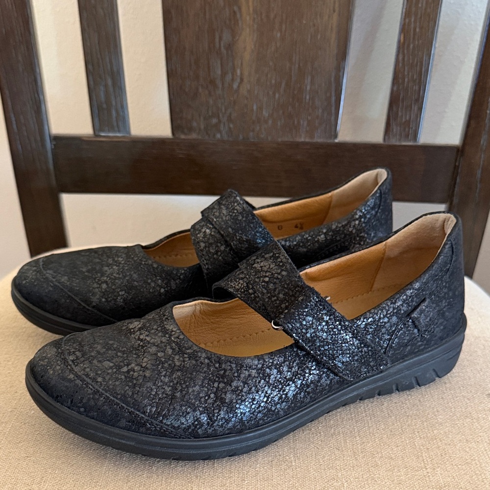 Hartjes Women’s Mary Jane Crackle Leather Flats Shoes Black Size 7 (4.5)